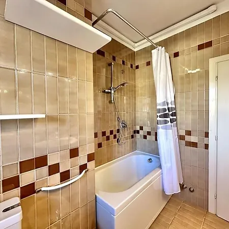 Golden Luxe - Private Garden Next The Sea *