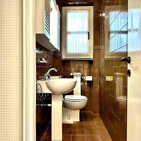 Golden Luxe - Private Garden Next The Sea مارينا دي بييتراسانْت