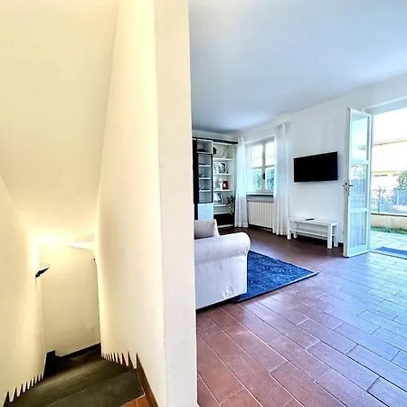 Golden Luxe - Private Garden Next The Sea * Марина-ди-Пьетрасанта