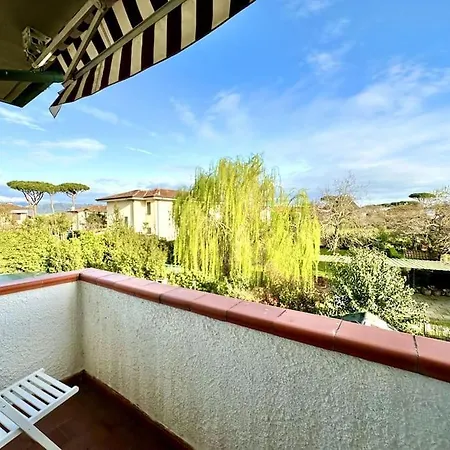 Semesterbostad Private Garden Next The Sea Marina di Pietrasanta