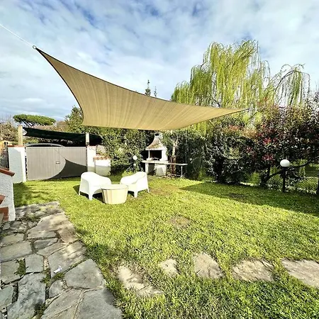 Дом отдыха Golden Luxe - Private Garden Next The Sea