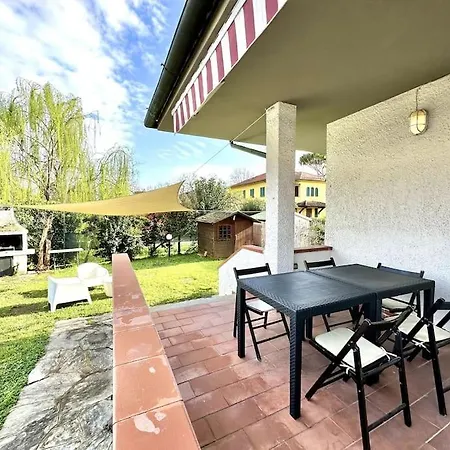 Private Garden Next The Sea Marina di Pietrasanta